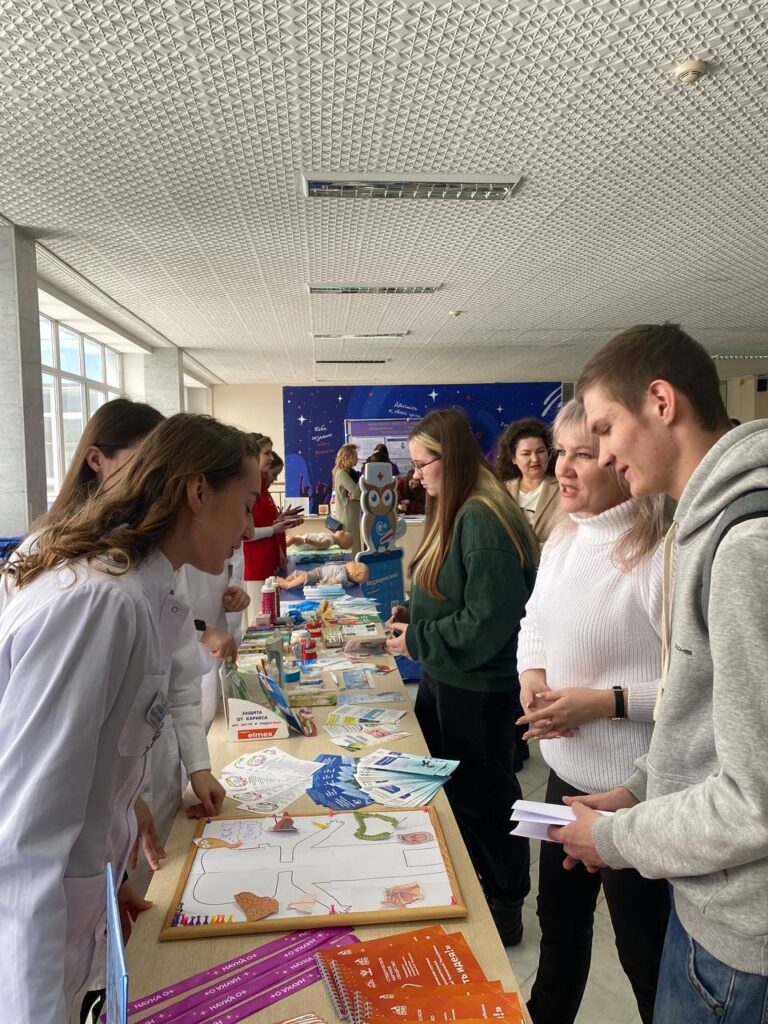 Преподаватели и студенты медицинского факультета приняли участие в Дне открытых дверей ЧувГУ